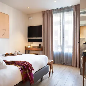 Hébé 4*, Annecy Francia